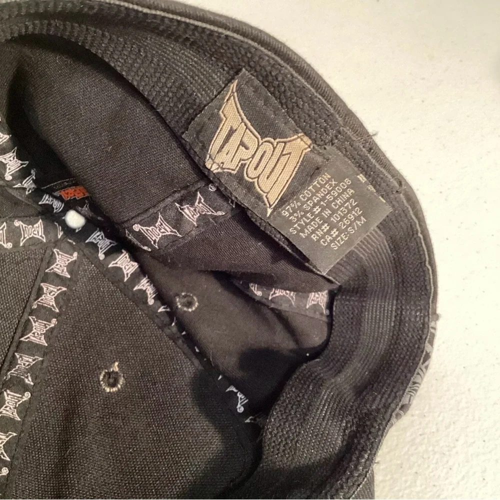 Tapout Mens Black Fitted Hat S/M  Fence MMA Spell Out Tek Flex